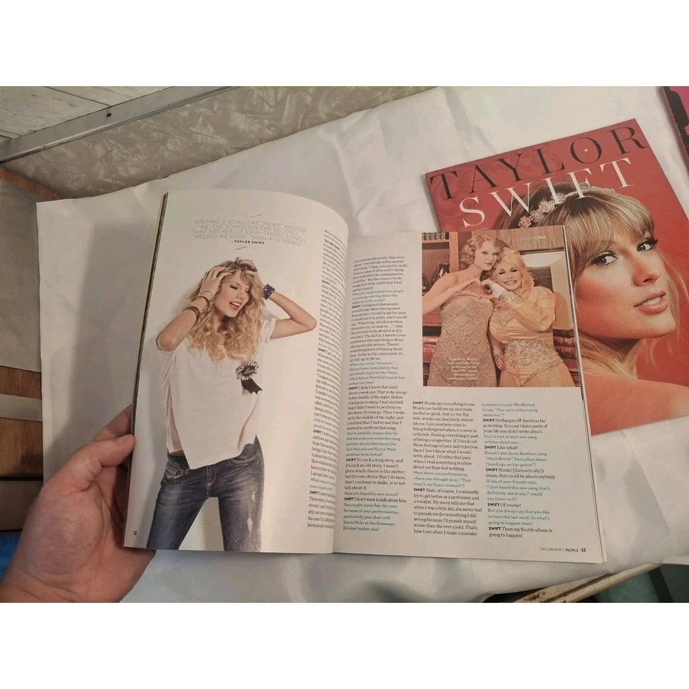 Taylor Swift Magazine Lot Of 3 People Travis Kelce 200 Photos Life Offstage